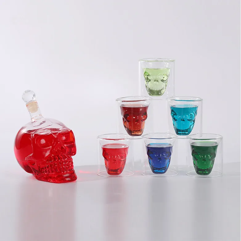 Wholesale Glass Whiskey Decanter 740ML Hot Sell Skull Shape Decanter Set Glass Decanter Whiskey