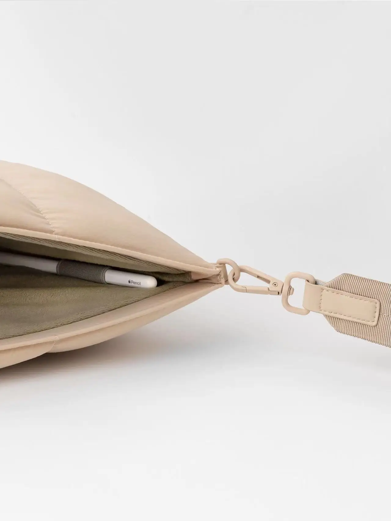 Fashion trendy Light weight waterproof Nylon Puffy Bag laptop carrying case laptop case with strap