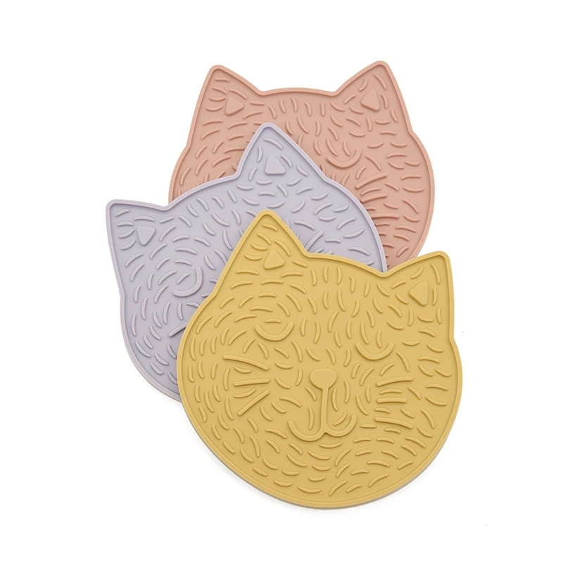 Silicone cat lick mat bath buddy and cat lick pad Keep the cat Comfortable and Funny in the eating Time