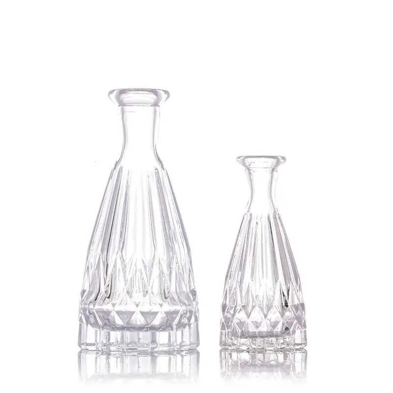 Manufacturer Creative personalized pattern glass aromatherapy bottle 200 ML accept custom logo