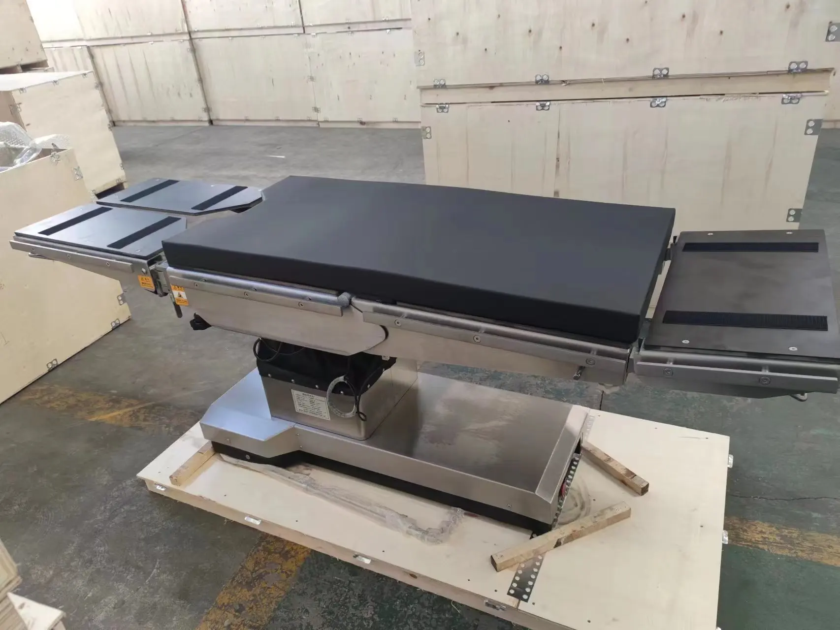 Chenhong Hospital Surgical Room Equipment Hydraulic Electric Operating Ot Table Ch-t100 T-shaped Operating Table