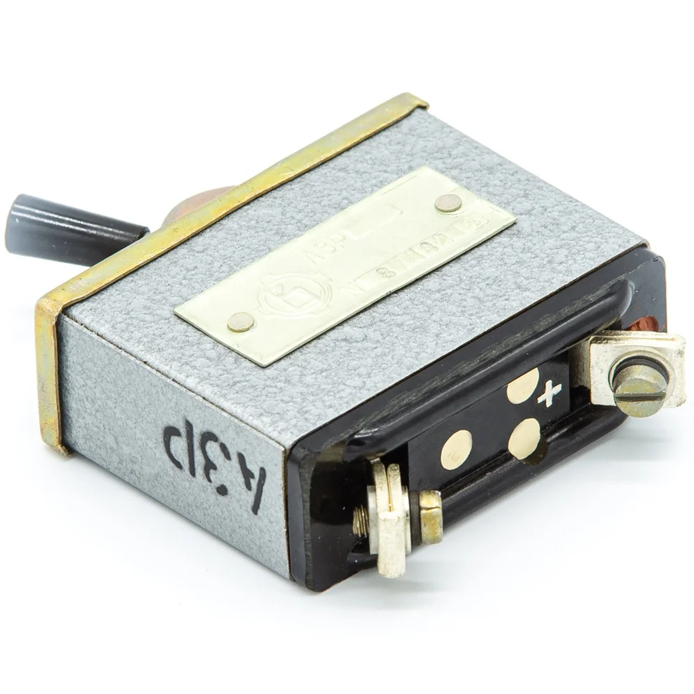 
AZR-2A 30V Russian components automatic circuit breaker 