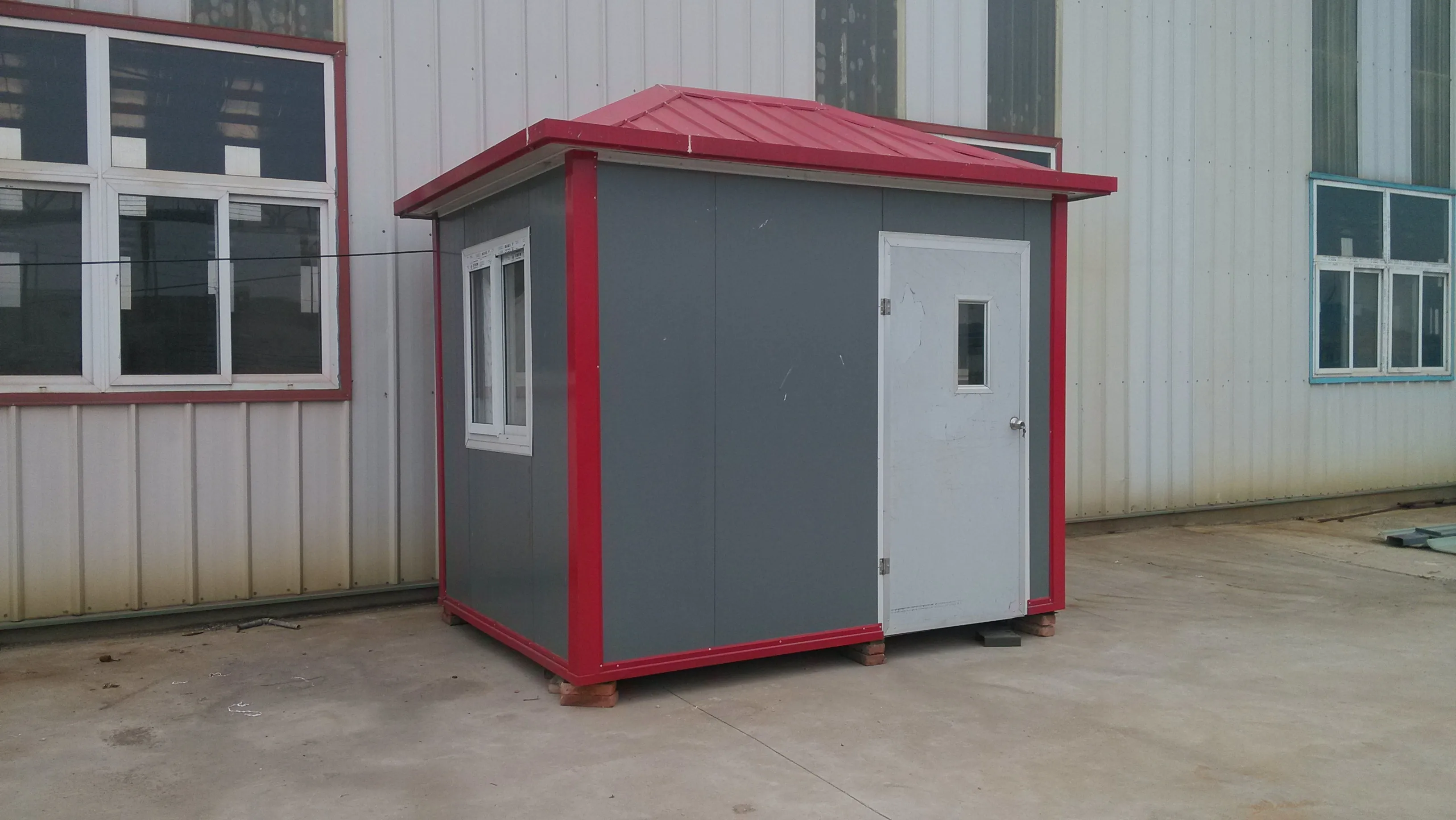 The simple container room can be used as a mobile dining car, with sufficient space and complete functions