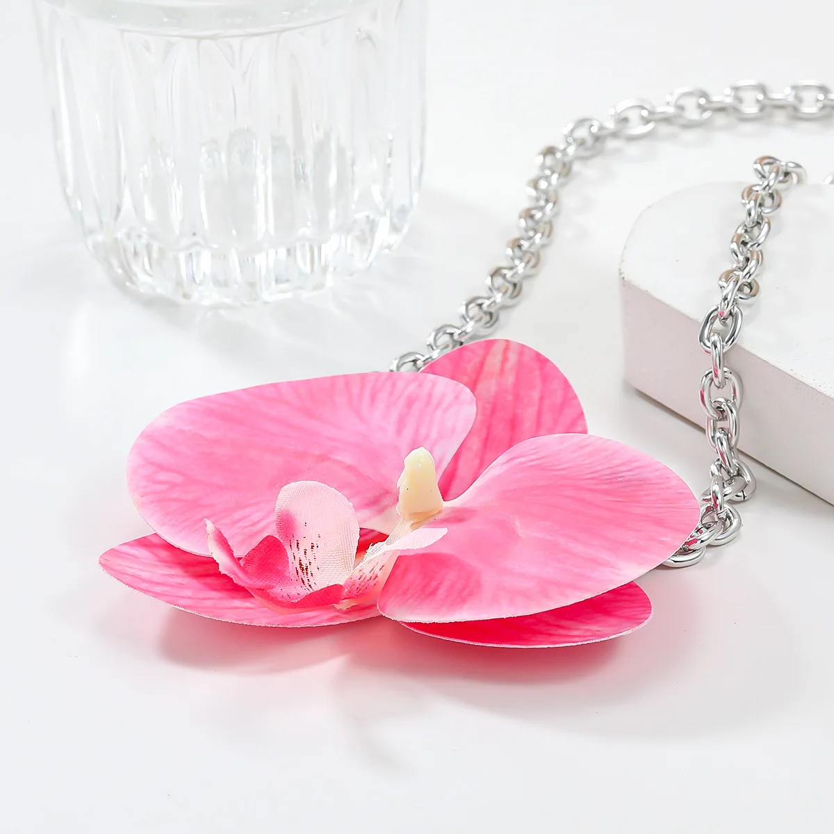 JLN18932 New European And American Flower Necklaces Exaggerated Necklaces Elegant Butterfly Pendant Accessories For Women