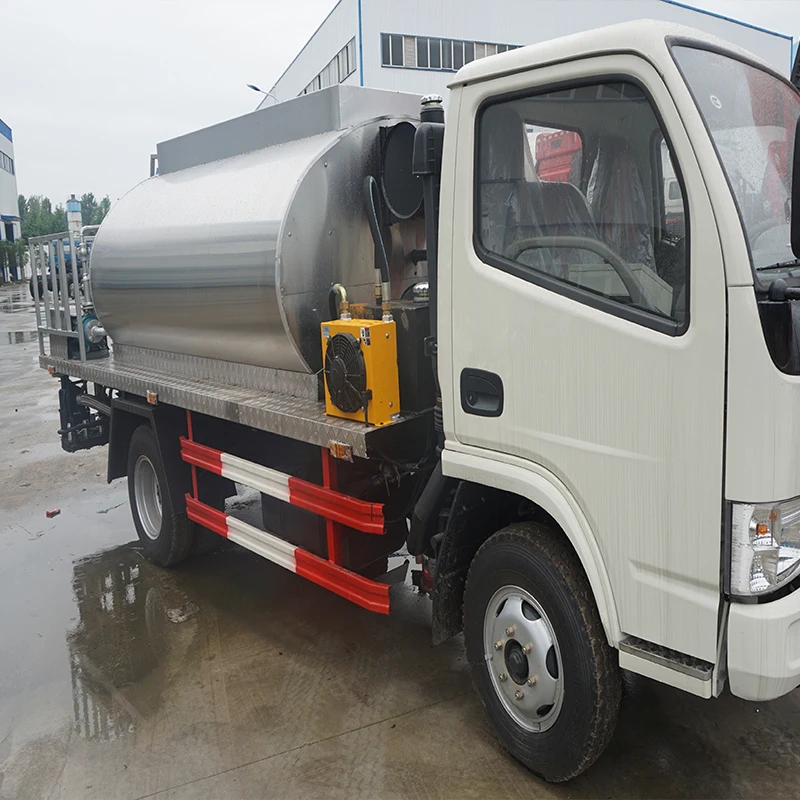 Hot Selling DONGFENG 4x2 RHD 6T Bitumen Truck Bitumen Emulsion Sprayer Asphalt Distributor Truck