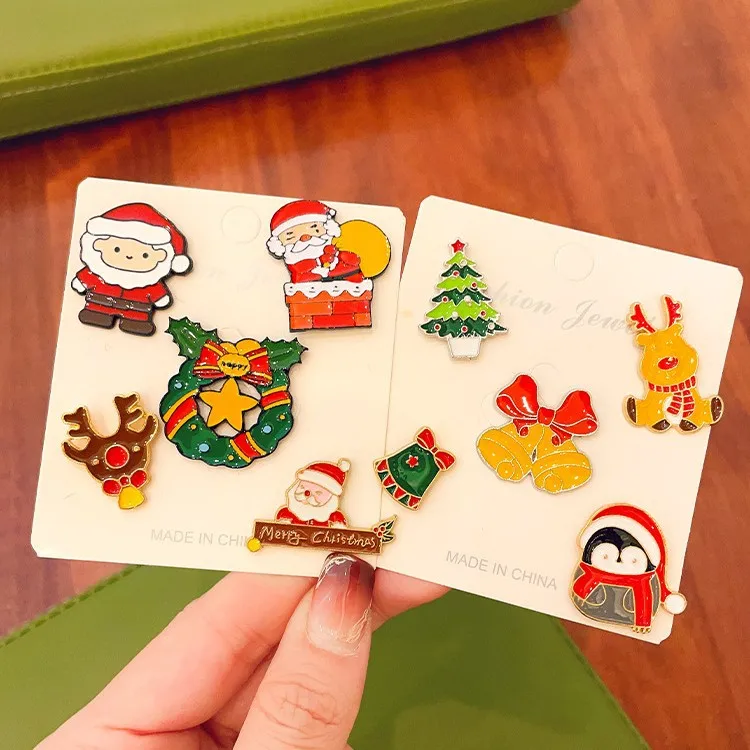 Christmas Brooch Pin Set Lapel Pin Christmas Tree Snowman Snowflake Santa Bell Jewelry Enamel Pin Badge for Girl Clothes Bag