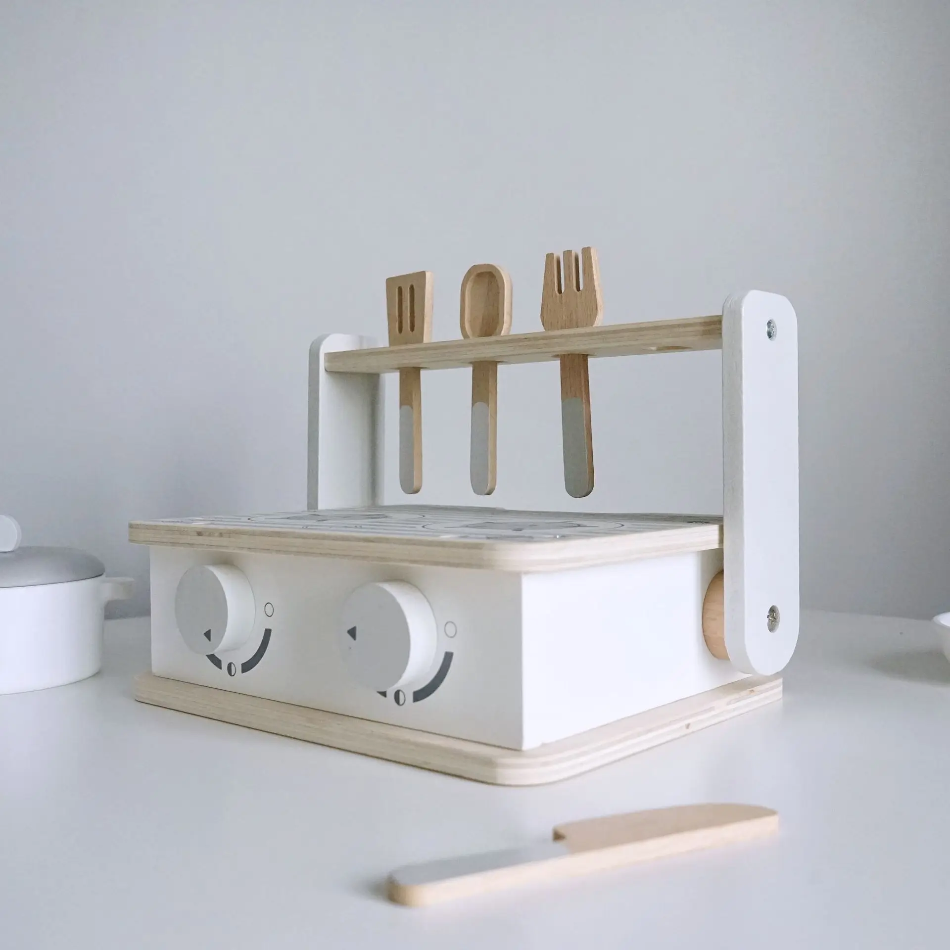 Wooden Pretend Paly Game Simulation House play Portable Kitchen BBQ Kitchen Toy Montessori Educational Toy for Kids