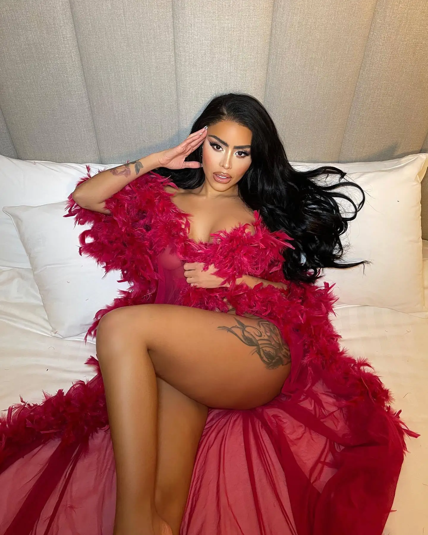 Nightclub Sexy Robes See-Through Wedding Dress Luxury Feather  Performance Clothing  Hot Romantic Sexy Sleepwear