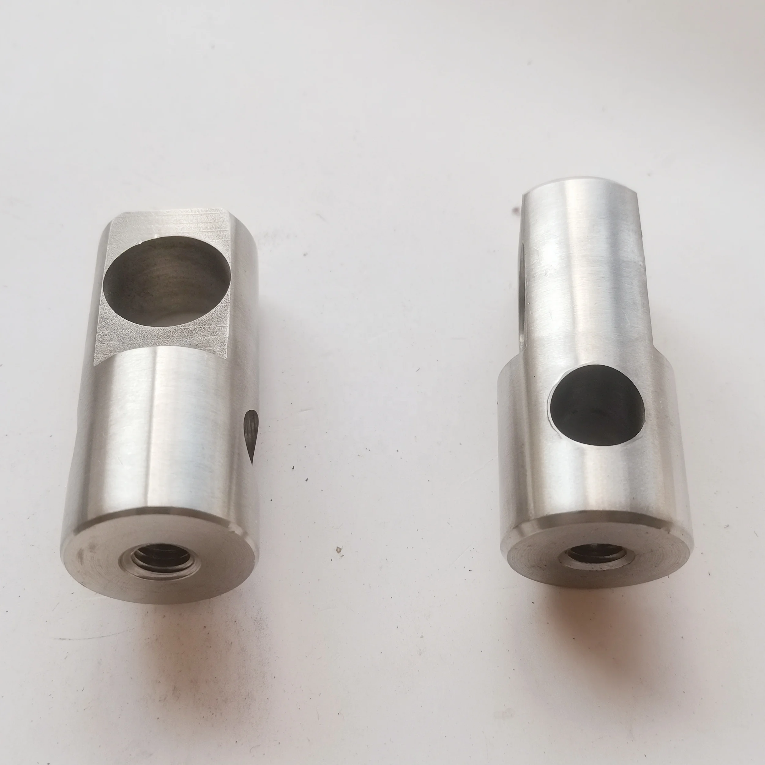 Производство OEM CNC обработка нержавеющей стали 304 стержень бар переключатель угловой разъем для лестничной балюстрады