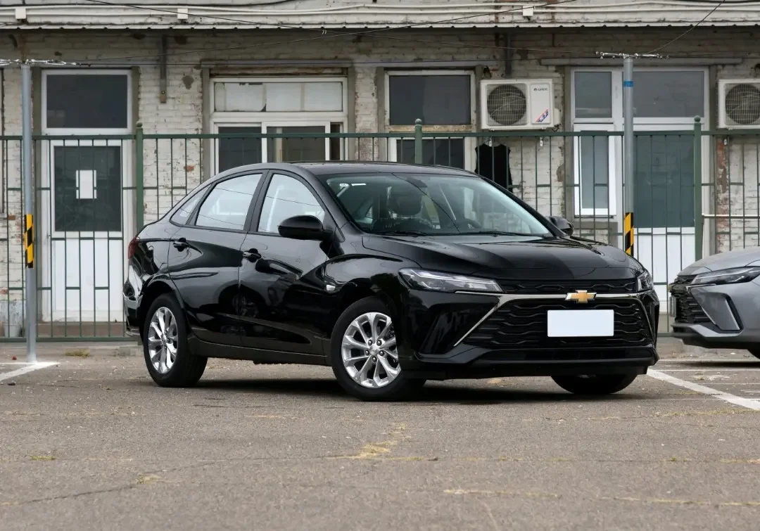 Лидер продаж Chevrolet monza 2024 Новый 1 5 л с двойным сцеплением белый цвет Китай экспортный дешевый автомобиль