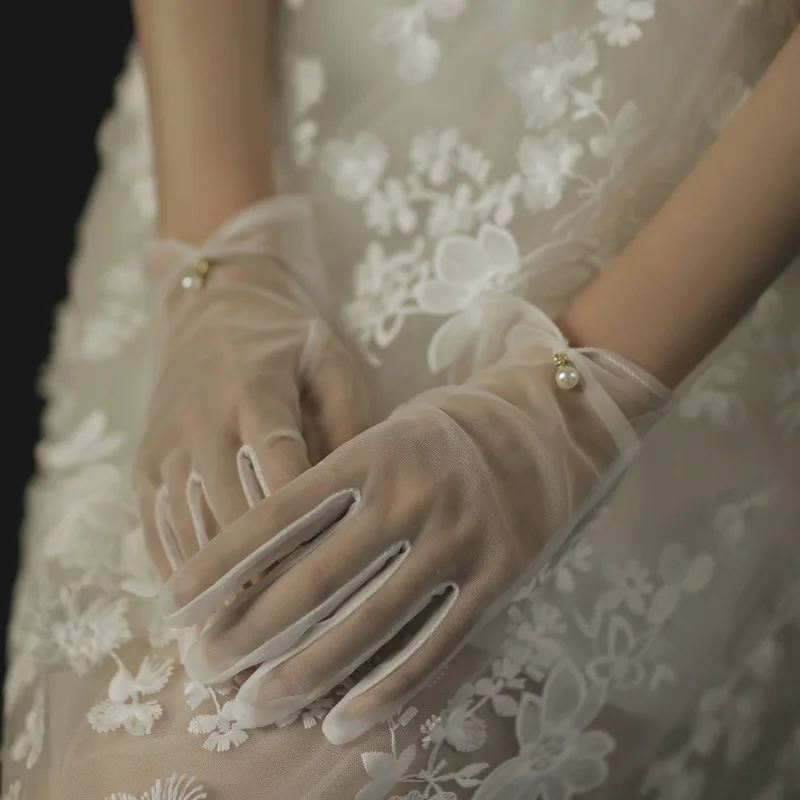 Short style plain yarn pearl gloves wedding bride gloves  simple mesh  white lace bridal gloves wedding