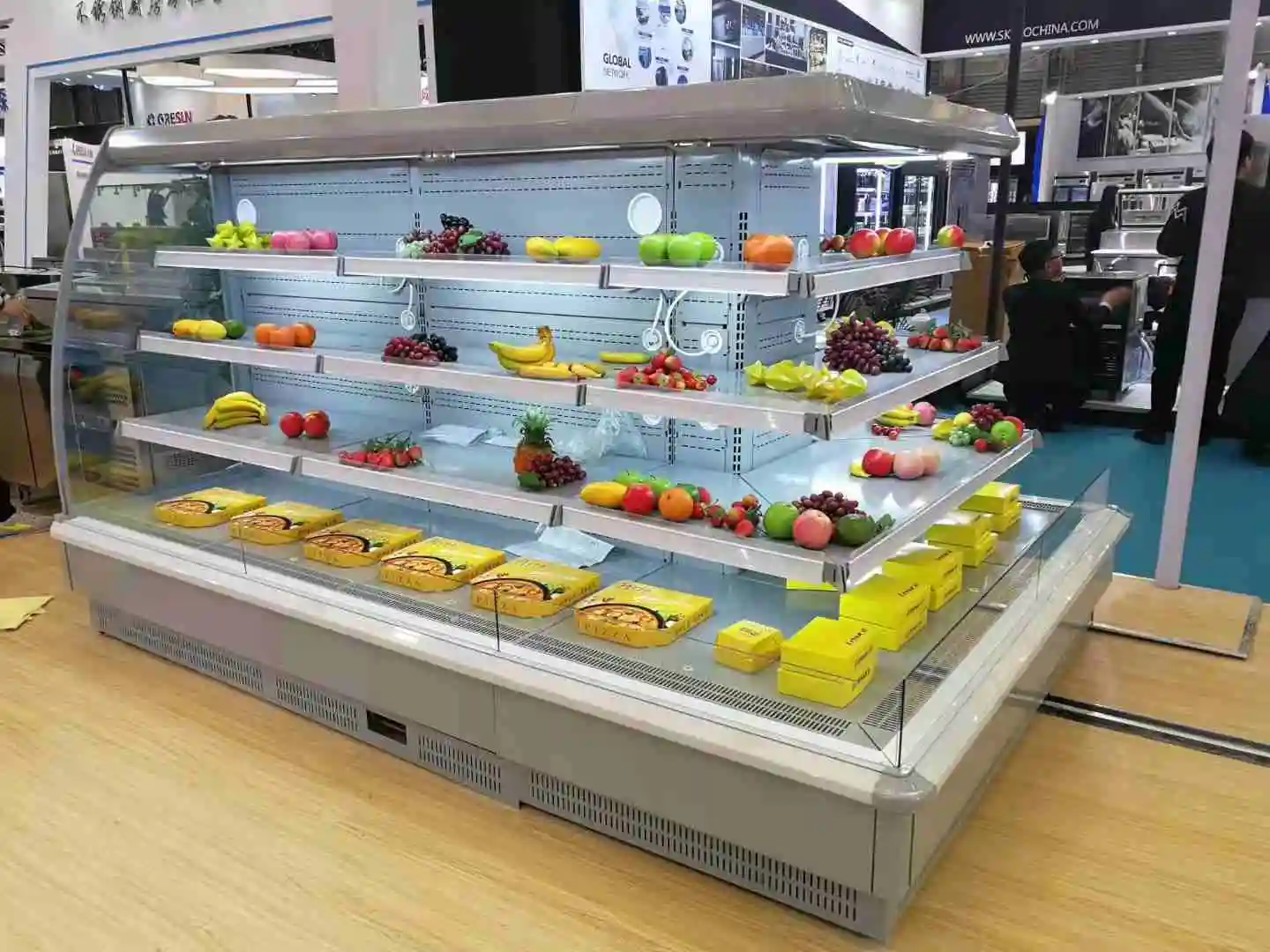 Supermarket Showcase Vertical Chiller Commercial Display Refrigerator For Drinks