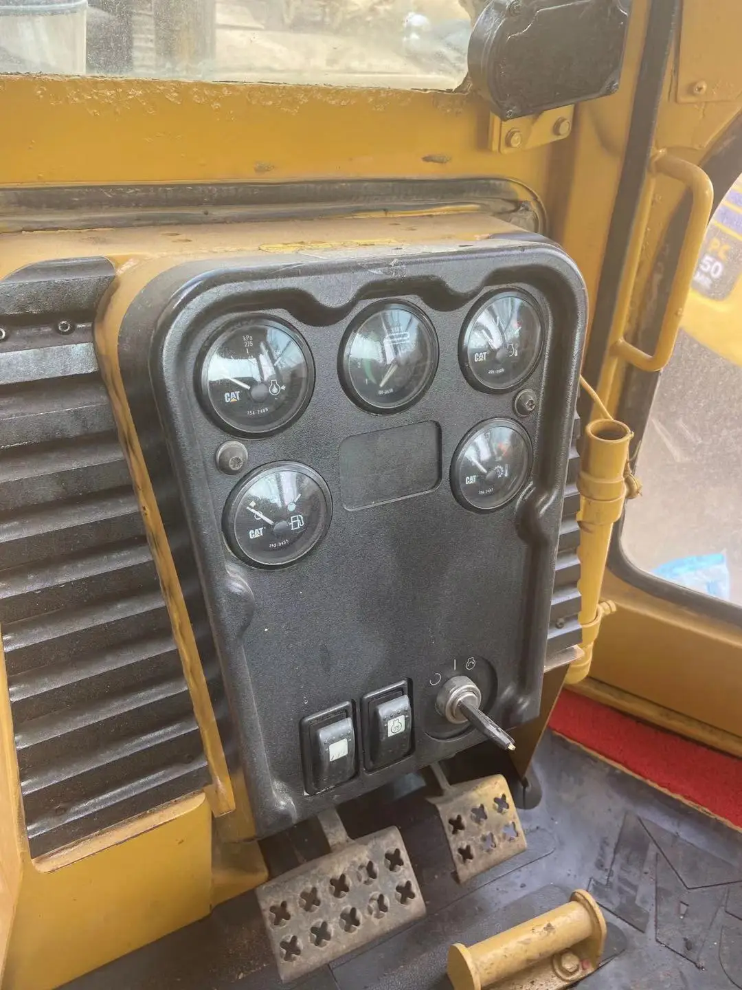 Гусеничный бульдозер Cat D4G бывший в употреблении Японии Catepilar /D4H низкая цена распродажа