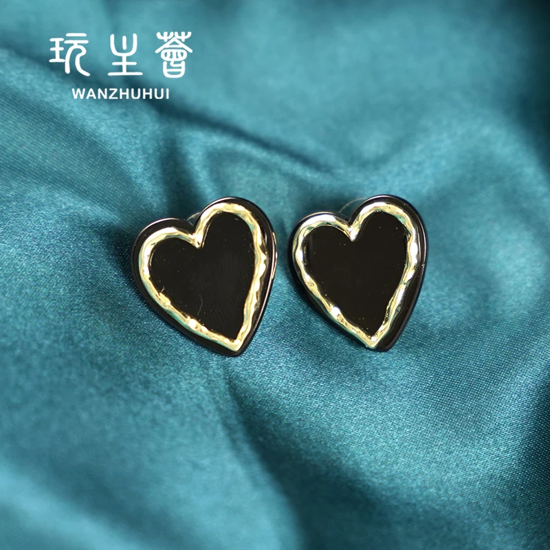 Best selling Silver Needle Simple Cold Wind Love designed  Korean Temperament Net Red Earrings