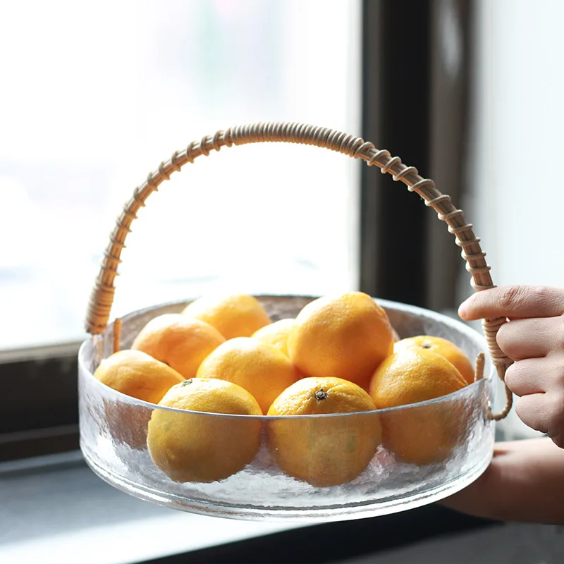 Solhui Hand-made round textured glass fruit tray f basket with rattan handle