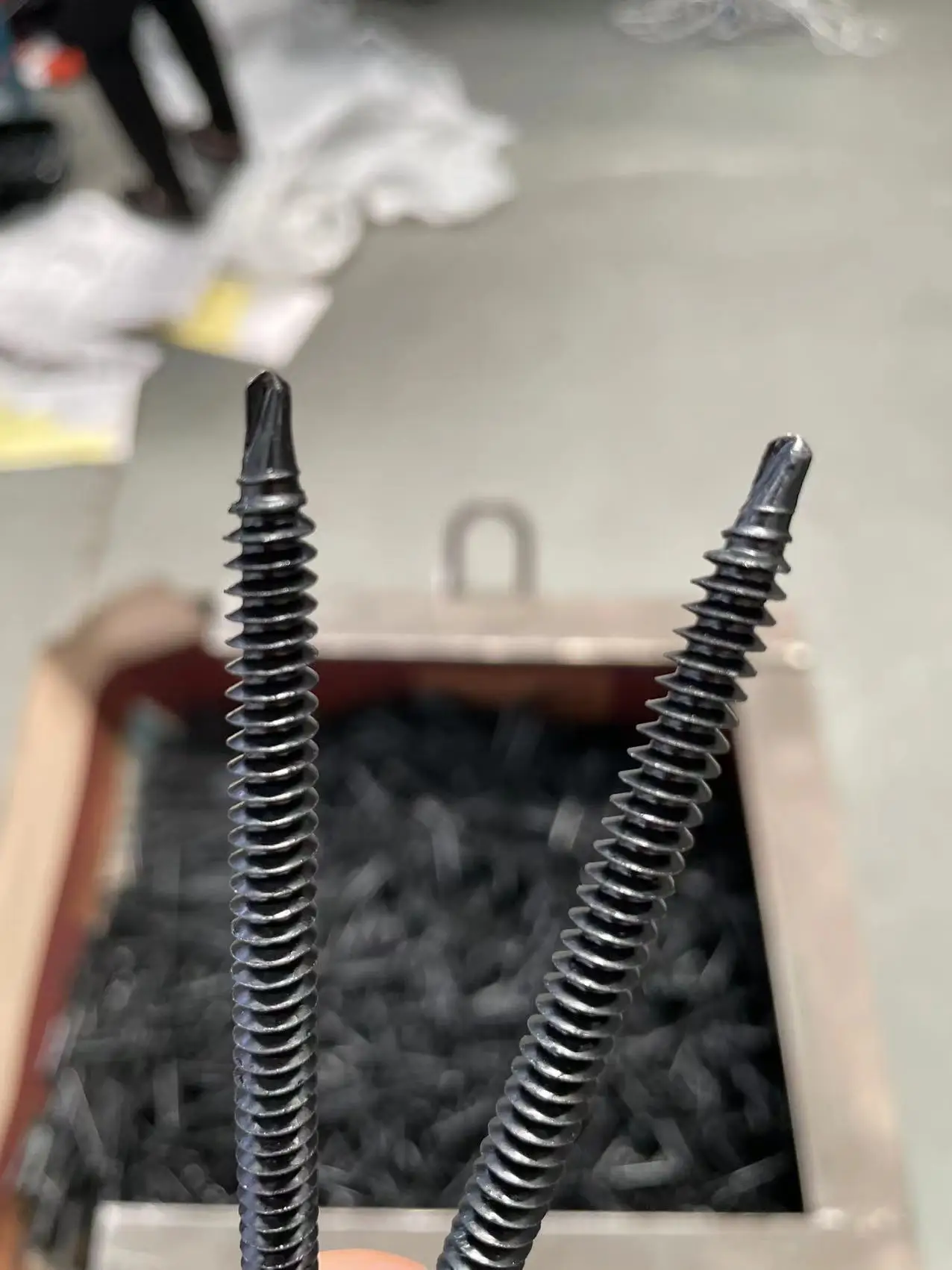 FM Approved China fasteners wholesale roofing fasteners