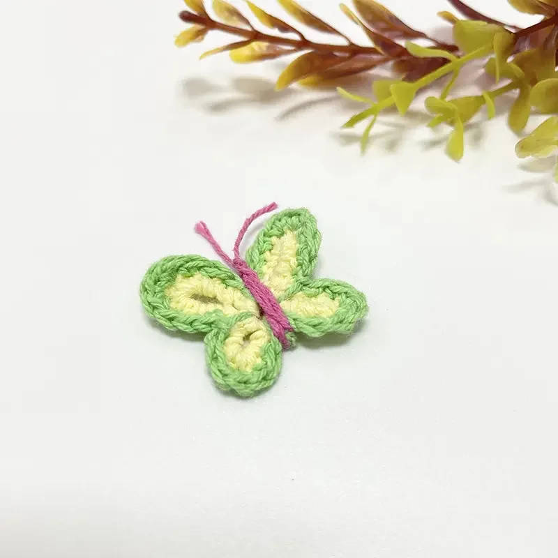 2023 Custom wholesale butterflies crochet fabric iron on patches accessories for kids clothing