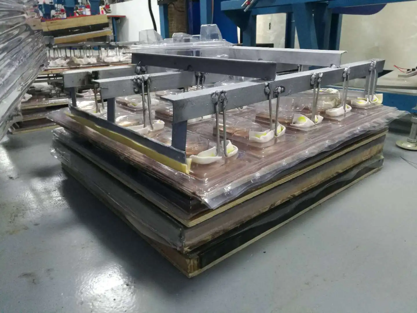 Support Customized Aluminum Vacuum Forming Machine Mold Thermoforming Machine For Mold