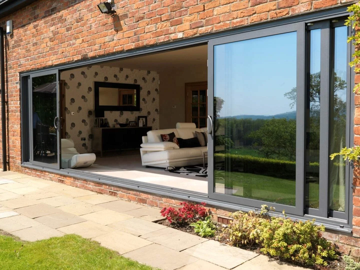 ZEYI Manufacturer Bi-Fold Doors Sound Proof Folding Door  PVC Folding Sliding Door
