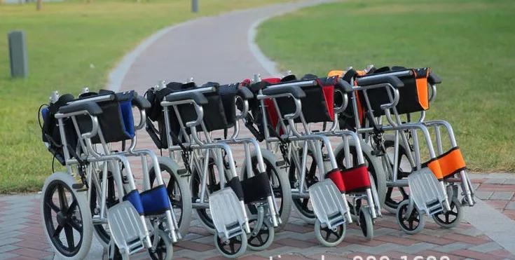 High quality Lightweight manual wheelchair portable folding hand push adult disabled elderly home user outside wheelchair