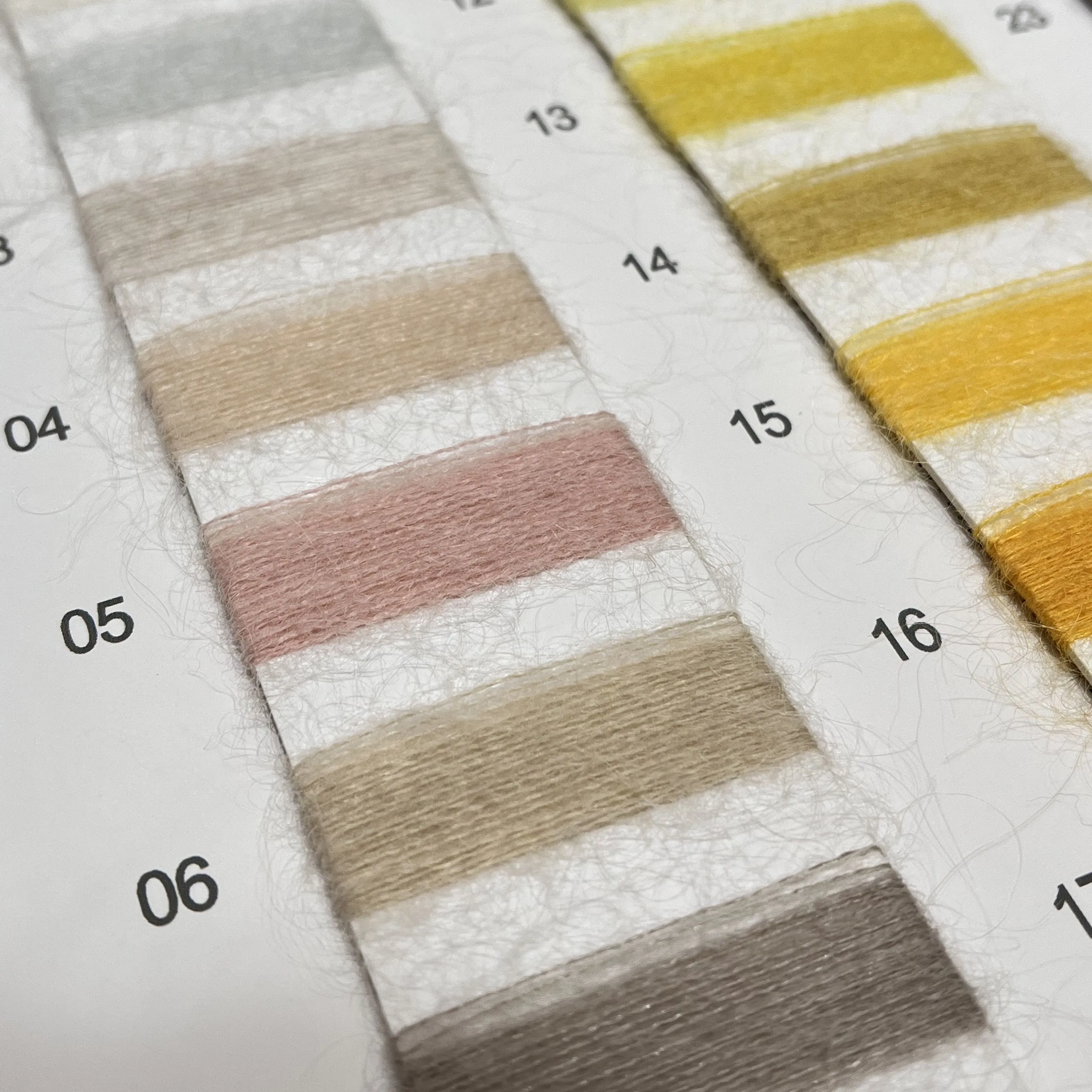 super warm and silky touching kids mohair yarn for diy scarfs for hand knitting