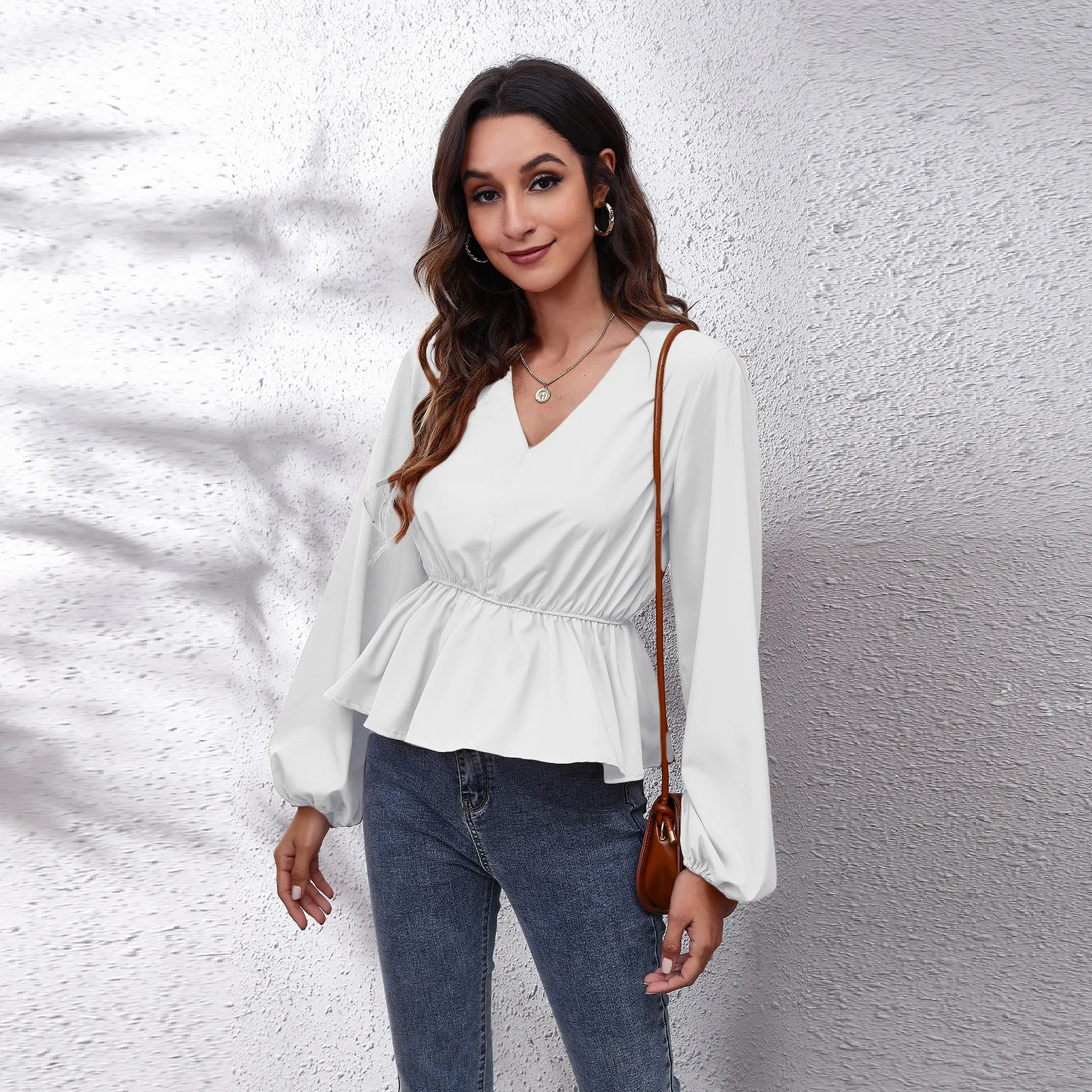 Bulk wholesale women clothing autumn lantern sleeve chiffon shirt for ladies Solid color waist V-neck long sleeves blouse 2022