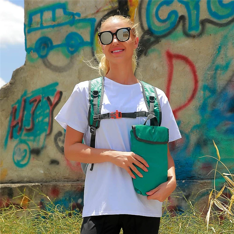 Durable Outdoor travel hiking climbing hiking 600D rucksack solar backpack solar