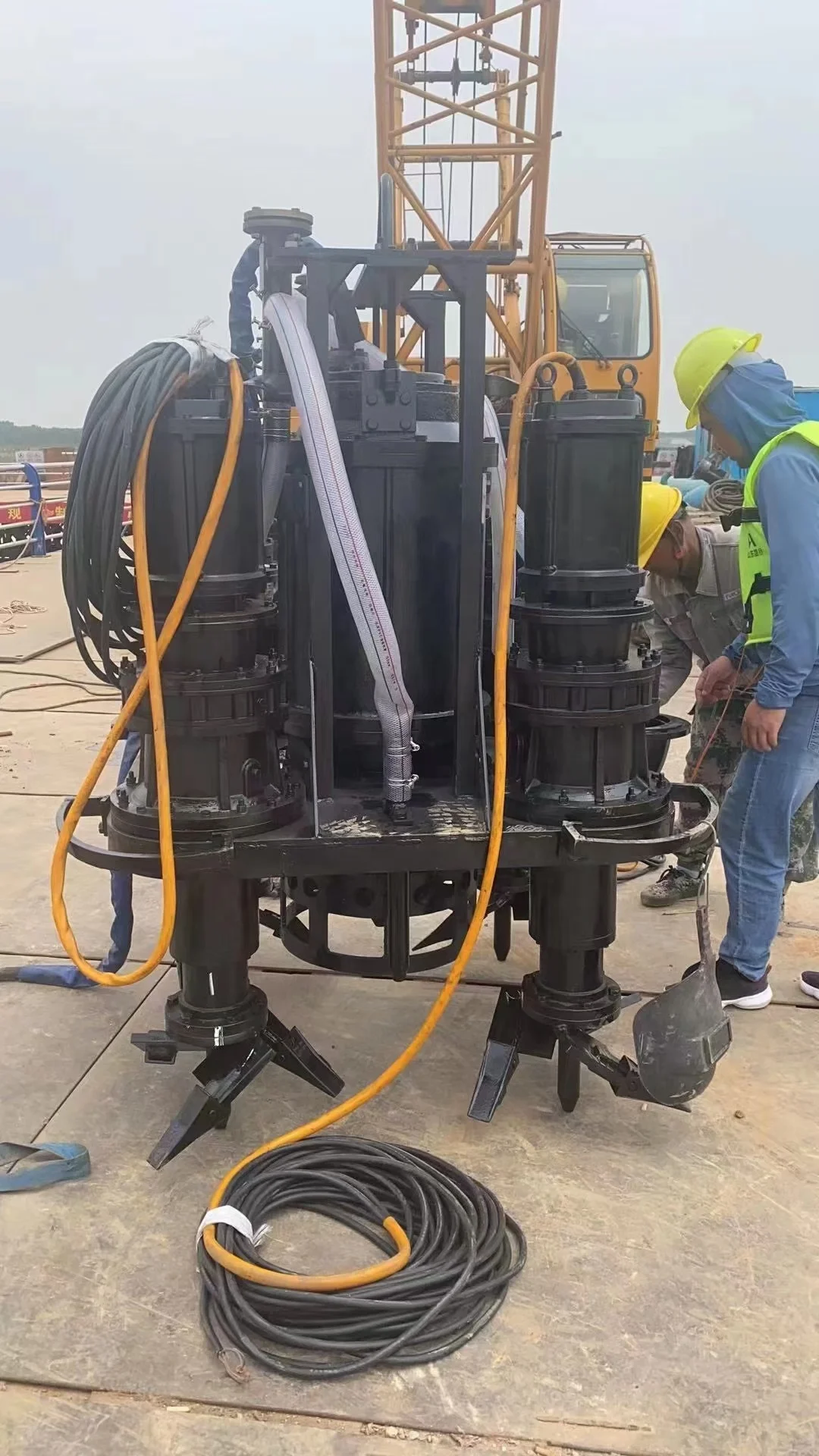 High Power Submersible Slurry Pump 110kw with Agitator for Wastewater Treatment and River Dredging