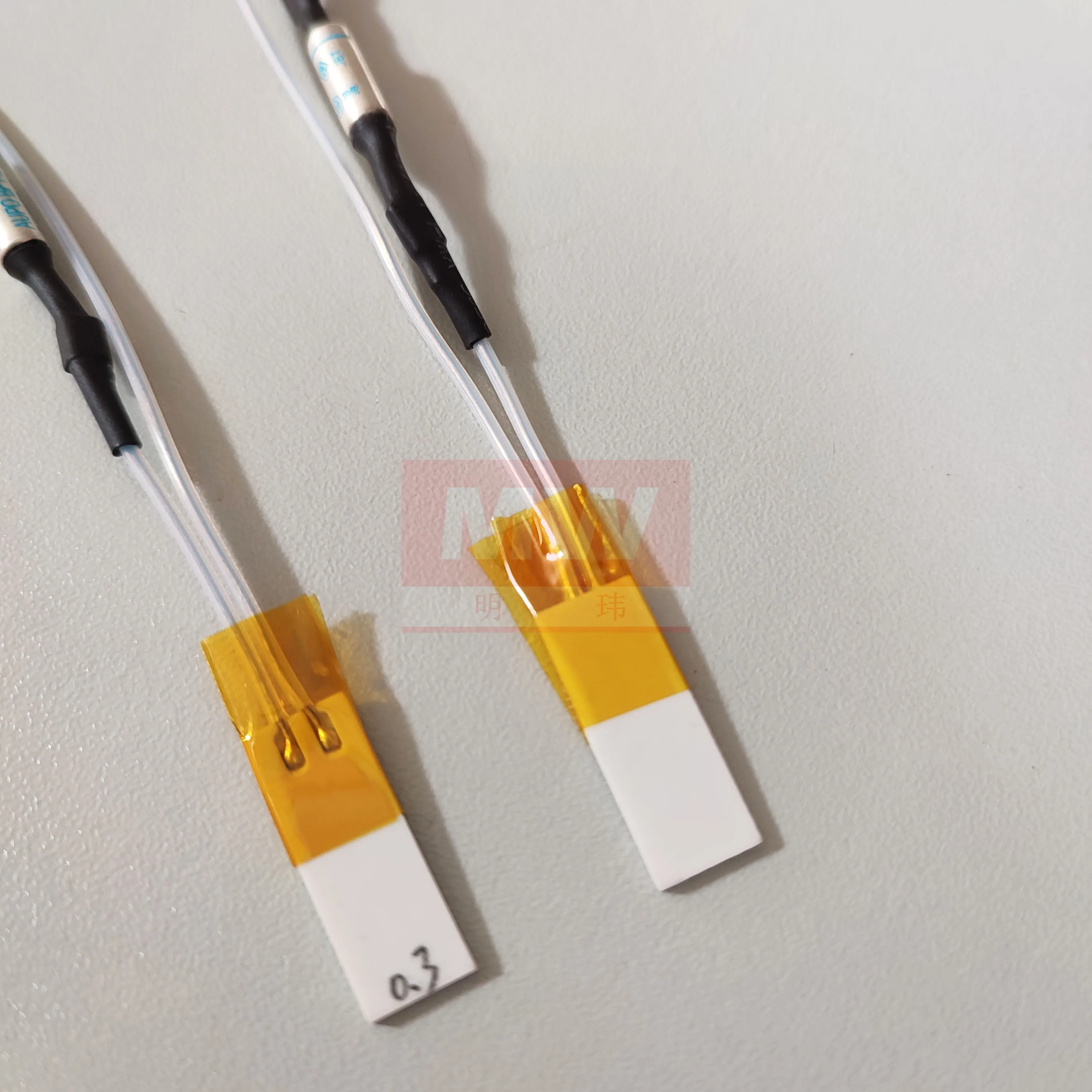 Высокомощная керамическая пластина нагревателя постоянного тока 3,7 в 5 В может быть изготовлена на заказ