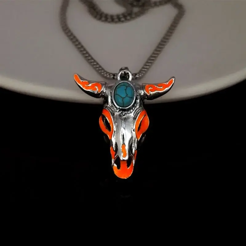 Luminous Skull Cow Head Night Lights Pendant Necklaces for Men Turquoise Glow in the Dark Cow Necklace