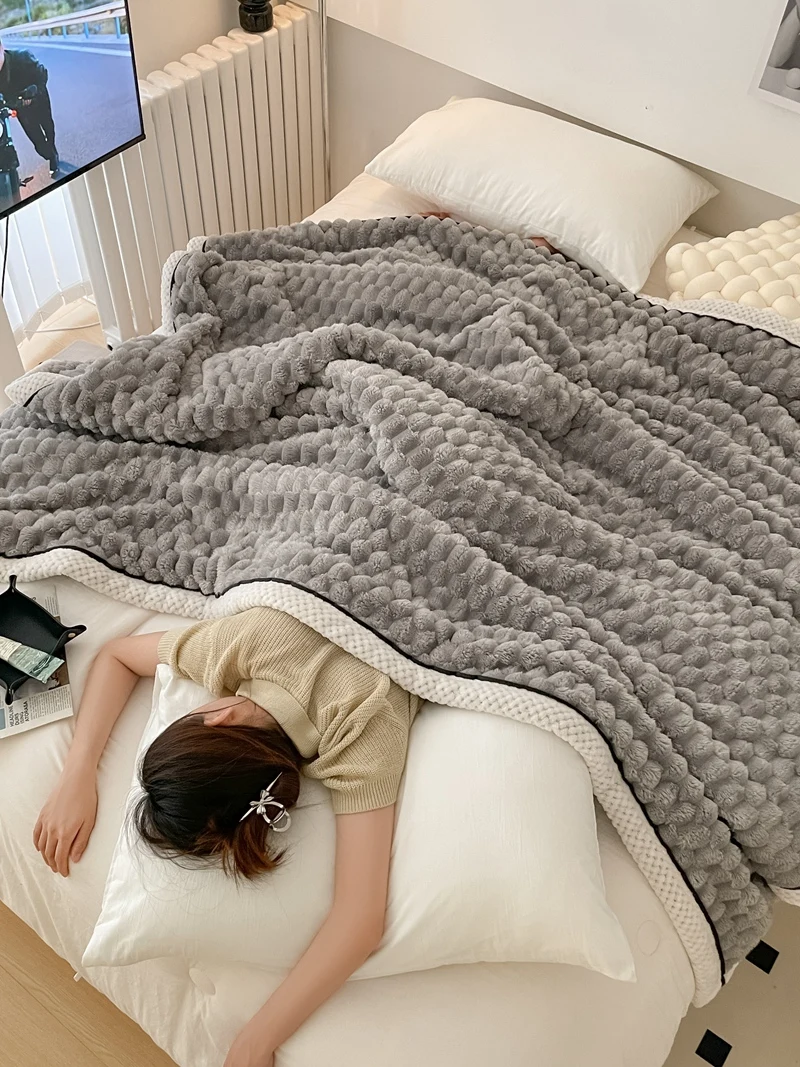 460 GSM air condition throw blanket winter warm 3D Embossed Velvet fleece reversible thick Throw Blanket for bed
