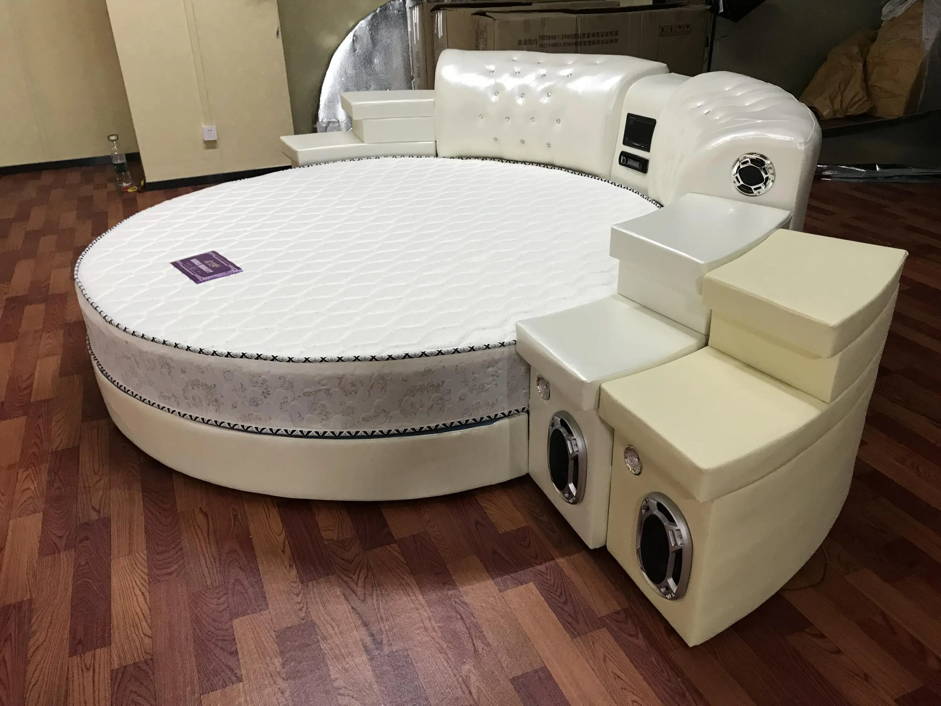 
2021new arrivals multi function music leather Round Bed 