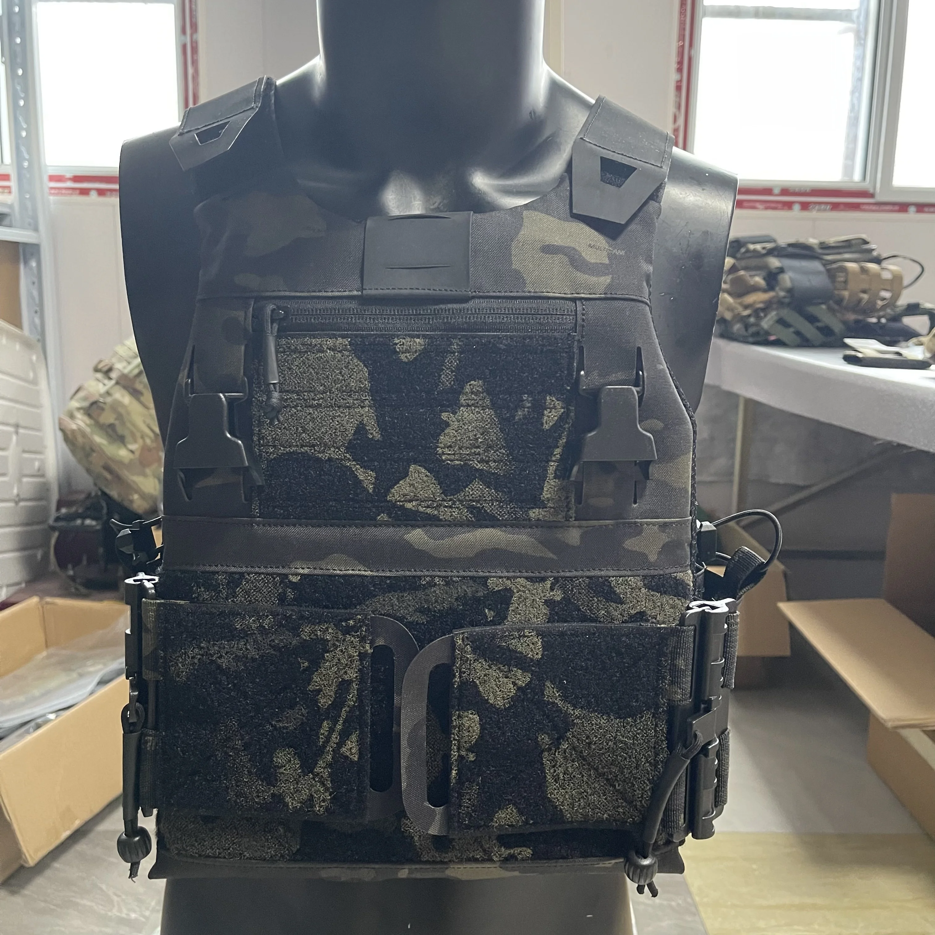 Camouflage tactical vest plate carrier