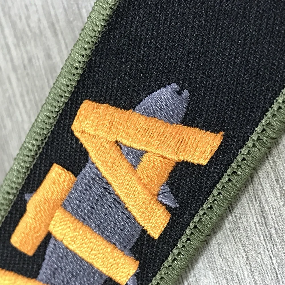 Оптовая Продажа с пользовательским логотипом вышивка брелок аксессуары тканые