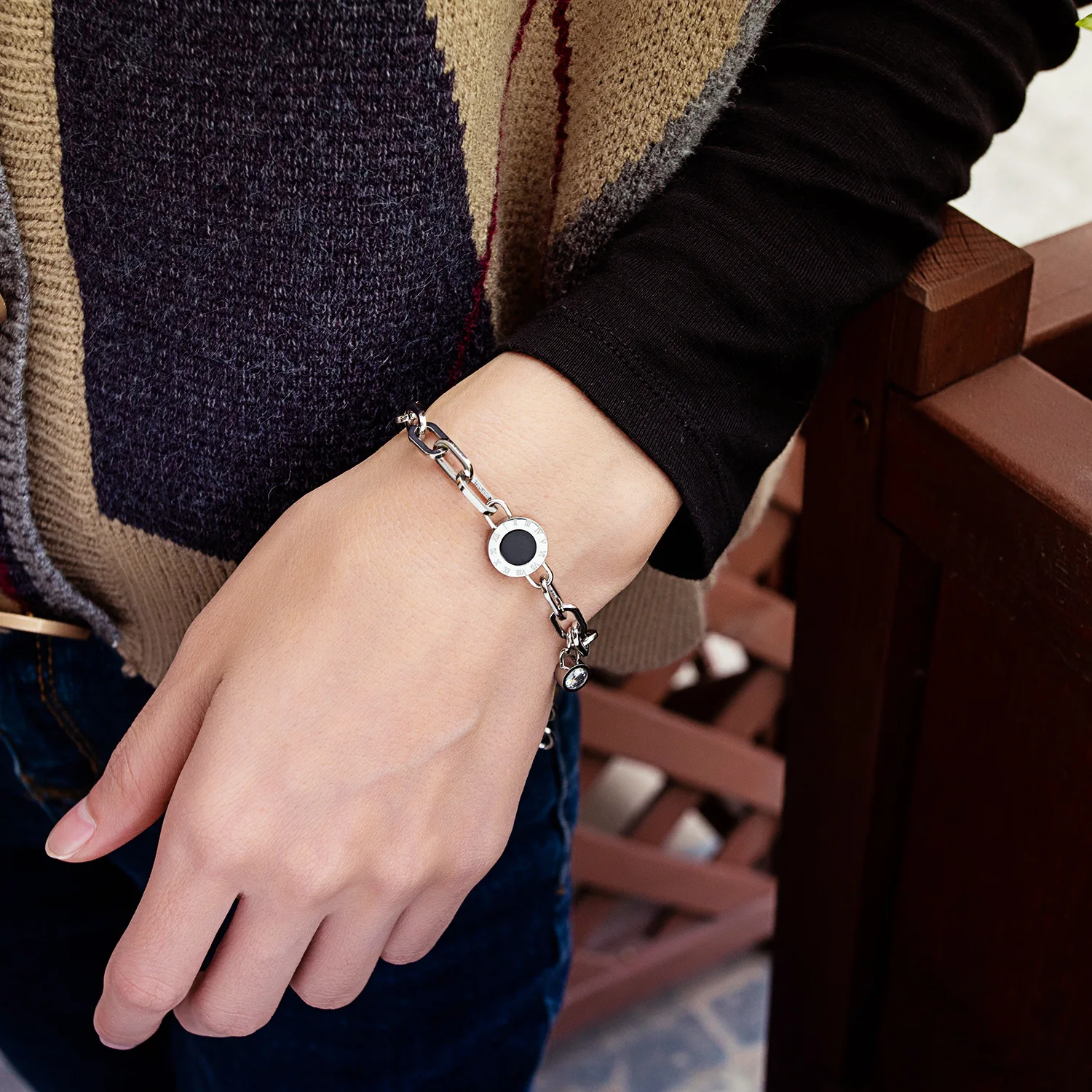 2022 New Fashion black round Roman numeral Stainless Steel bracelet  CZ Zircon Women Charm Link Bracelet Jewelry