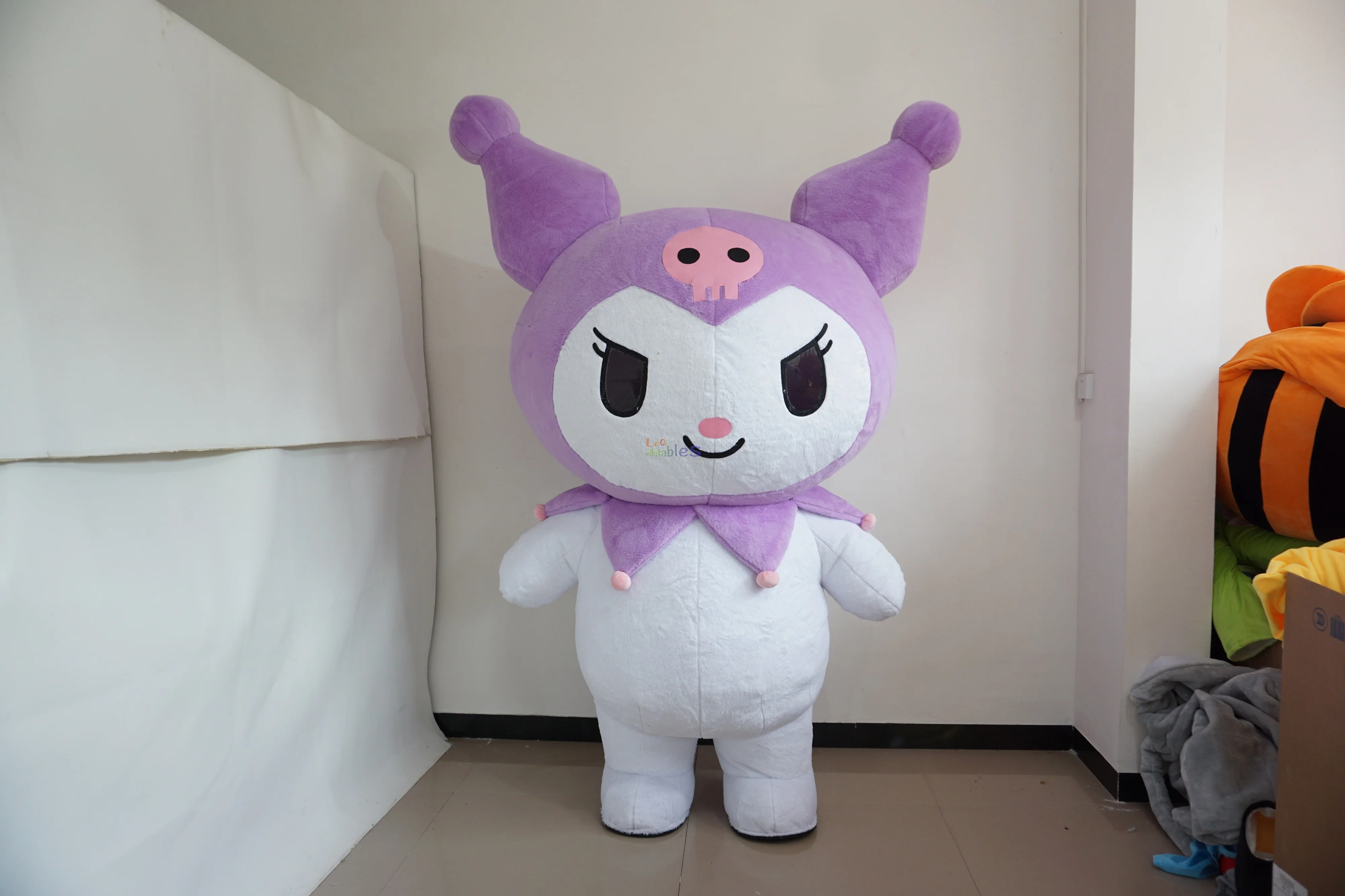 2m Japan Cartoon Character Walking Purple Kuromi Inflatable Mascot Cosplay Moving Inflatable Kuromi Fur Plush Mascot Costumes