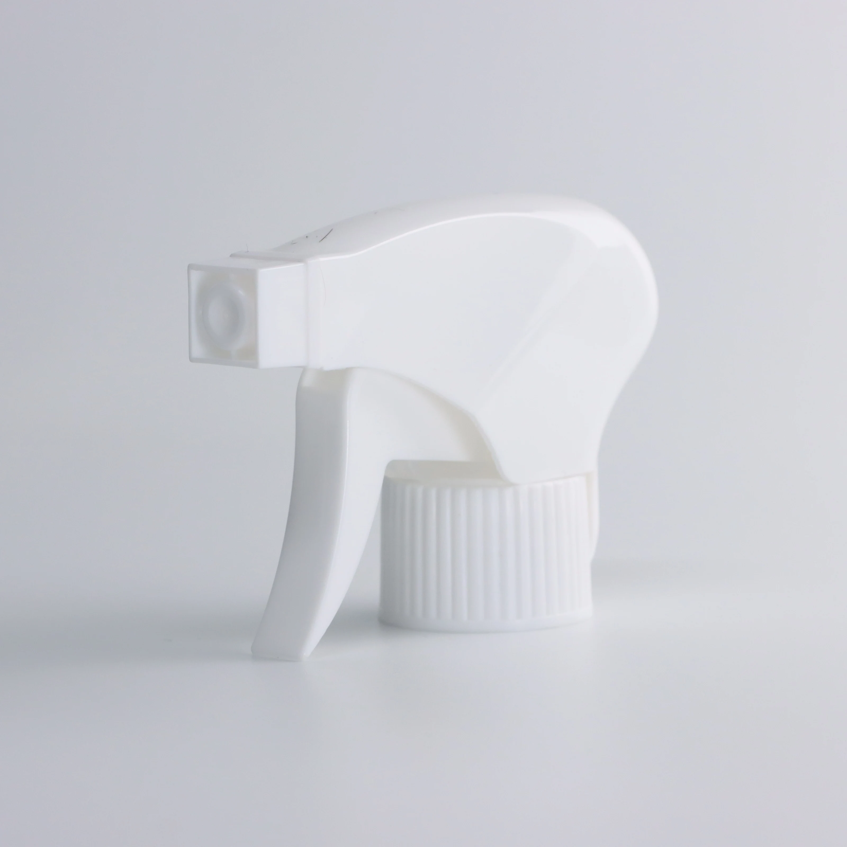 Оптовая продажа с фабрики 28/410, разные стили, белый пластиковый триггерный распылитель, садовый триггерный насос