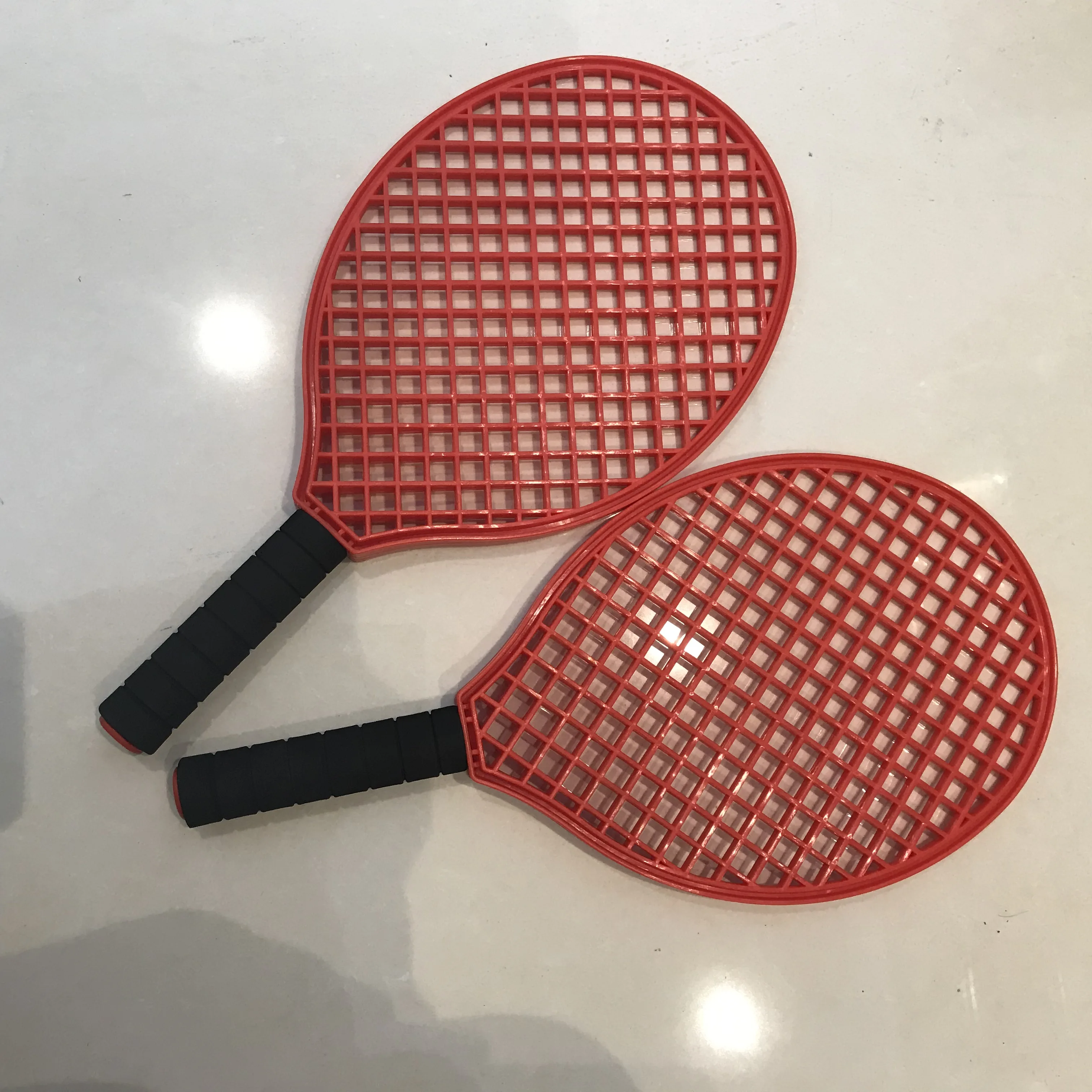 Hotsale beach tennis racket and sport racket red plastic racket with yellow ball