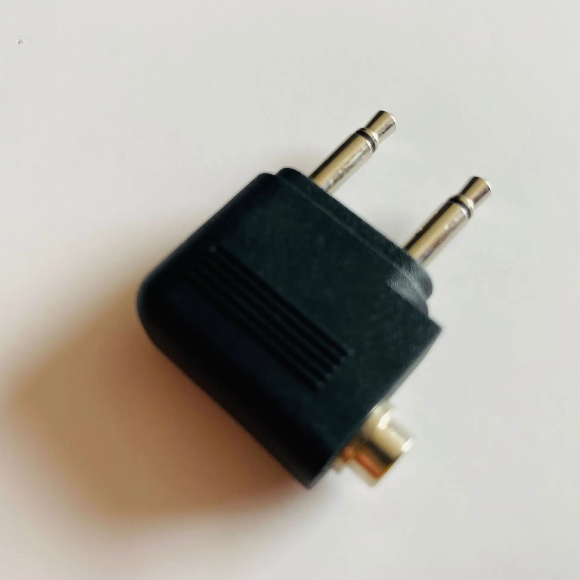 new airline headphone  airplane headphone  adapter dual 3.5mm jack plug  3.5 mono(stereo) jack to 2*3.5 mono plugs
