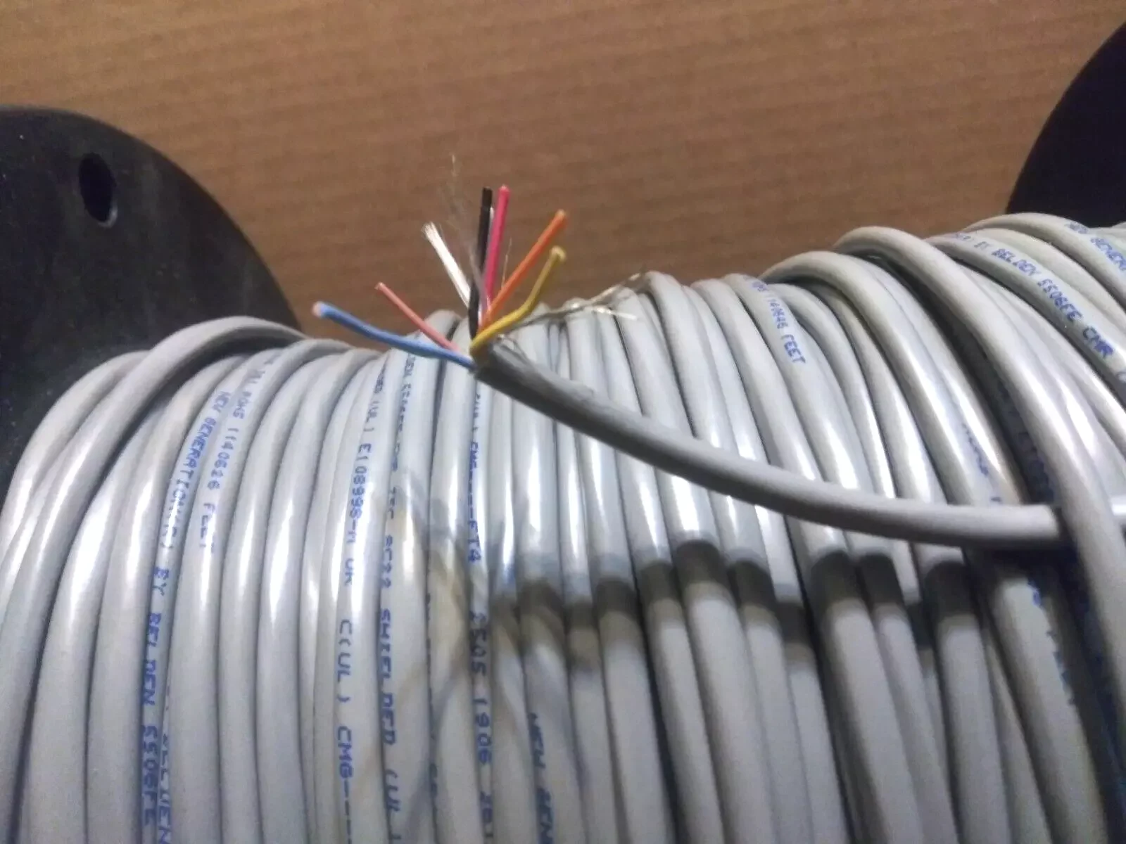 belden cable Security Sound Cable Riser-CMR 8-22 AWG stranded bare copper conductors with polypropylene insulation BELDEN 5506FE