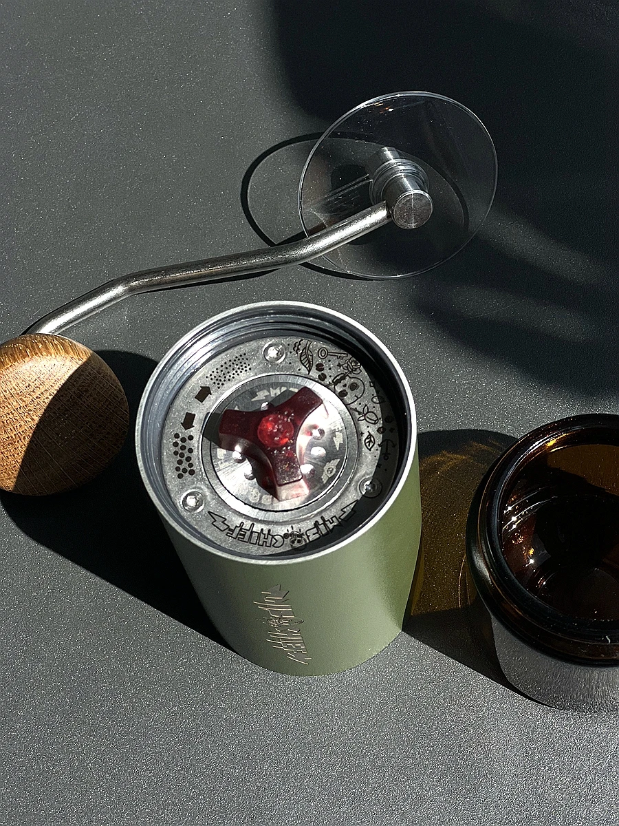 comandante camping handheld eco friendly wood handle portable conical metal flat burr manual coffee grinder