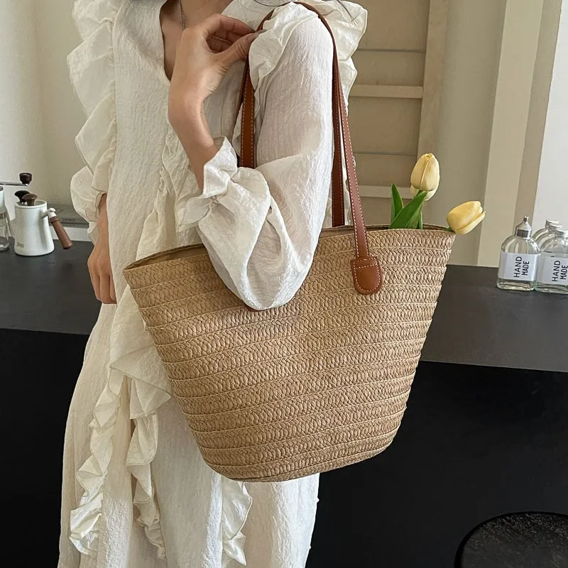 Women Straw Beach Bag Large Capacity Beach Shoulder Tote Bags with Pu Leather Handle Paper Straw Beach Bag