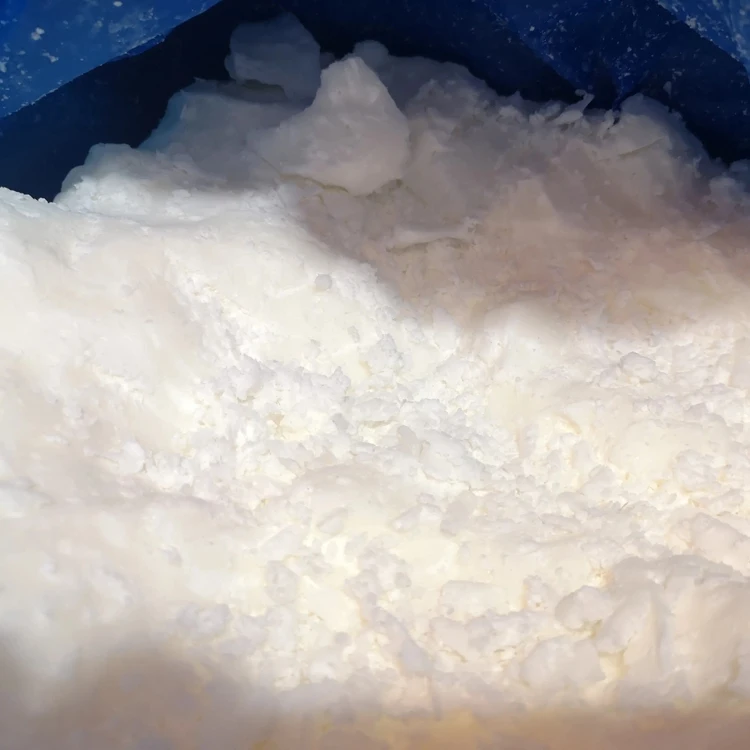 Scented candle making natural coconut wax