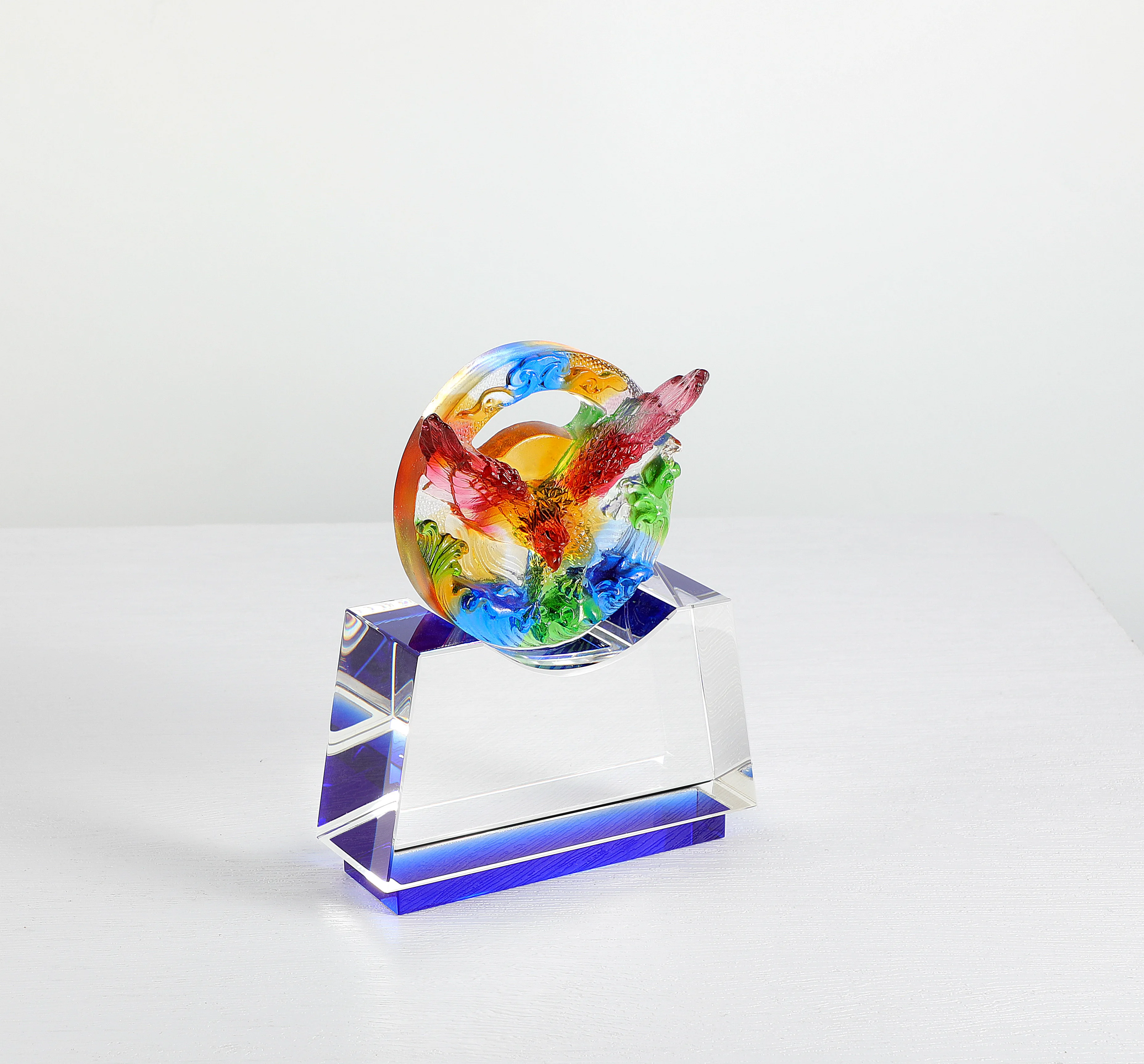 Design logo crystal liuli trophy K9 Glass Support samples Colored glazed liuli eagle