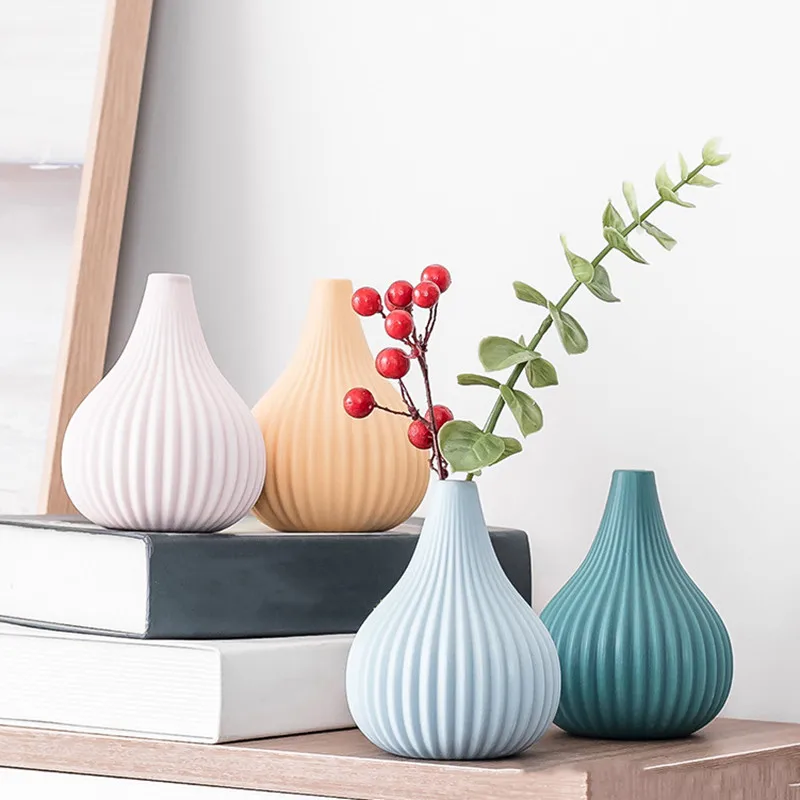 White ceramic vases Modern minimalist home furnishings,  living room decorations,vase Decoration