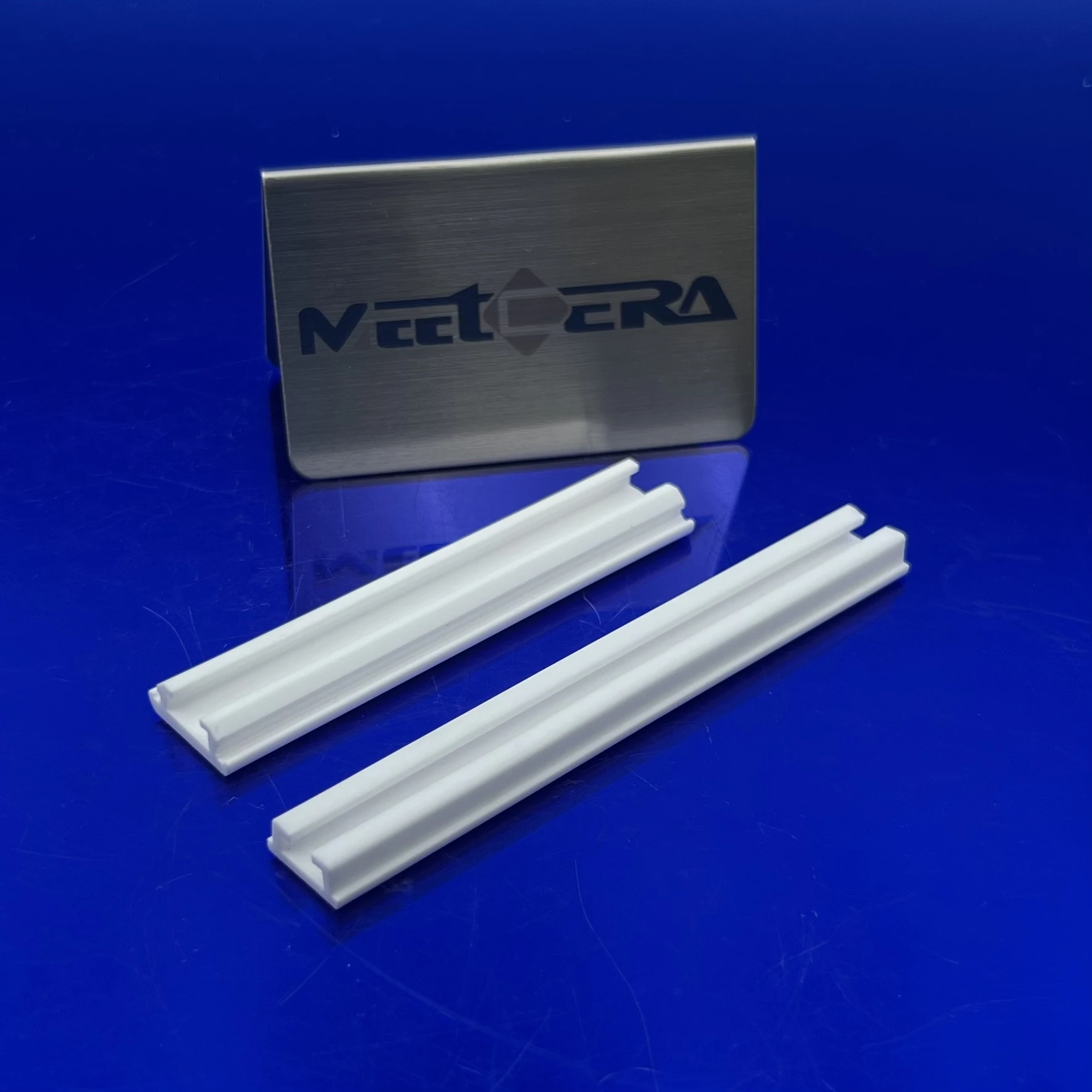 Factory  High Thermal Conductivity  High Purity Aluminum Oxide Al2o3 Alumina high temperature resistance  Ceramic plate