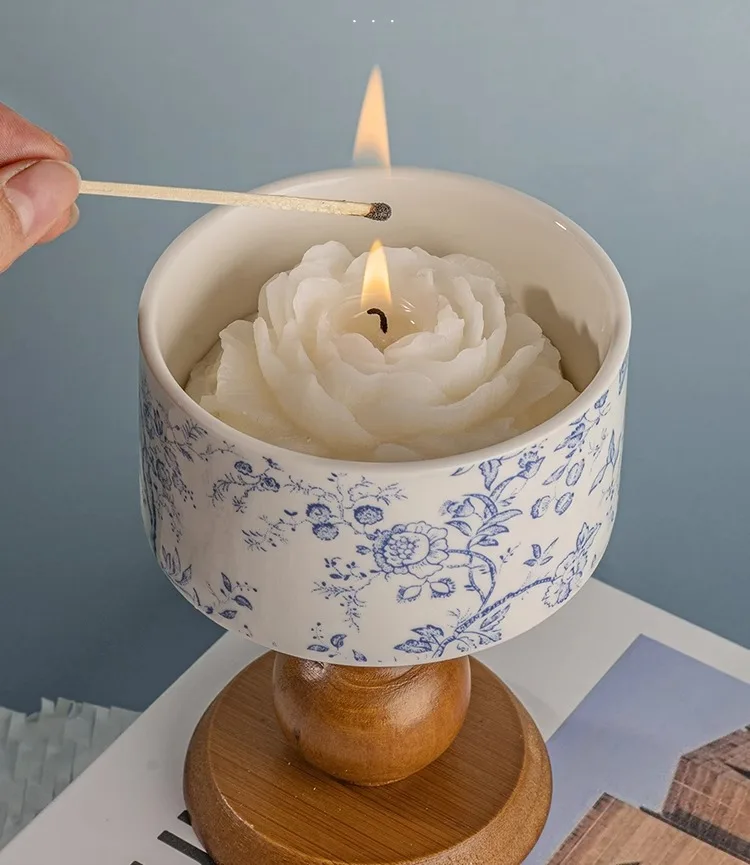 OEM Luxury Aroma Organic Soy Wax Scented Candles French Camellia Ceramic Cup Fragrance Candle for Christmas Ramadan Holidays