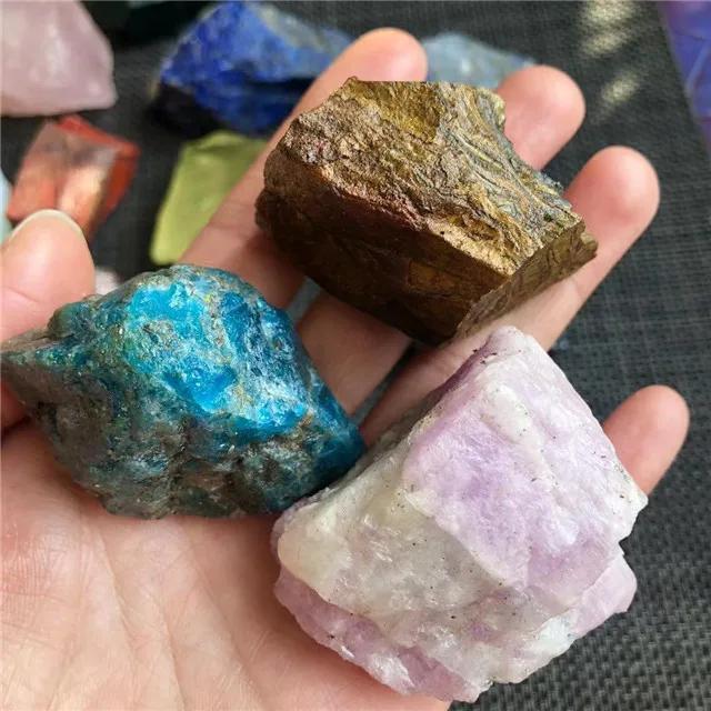 Wholesale natural unpolished raw rocks mixed materials crystal rough stones for healing reiki