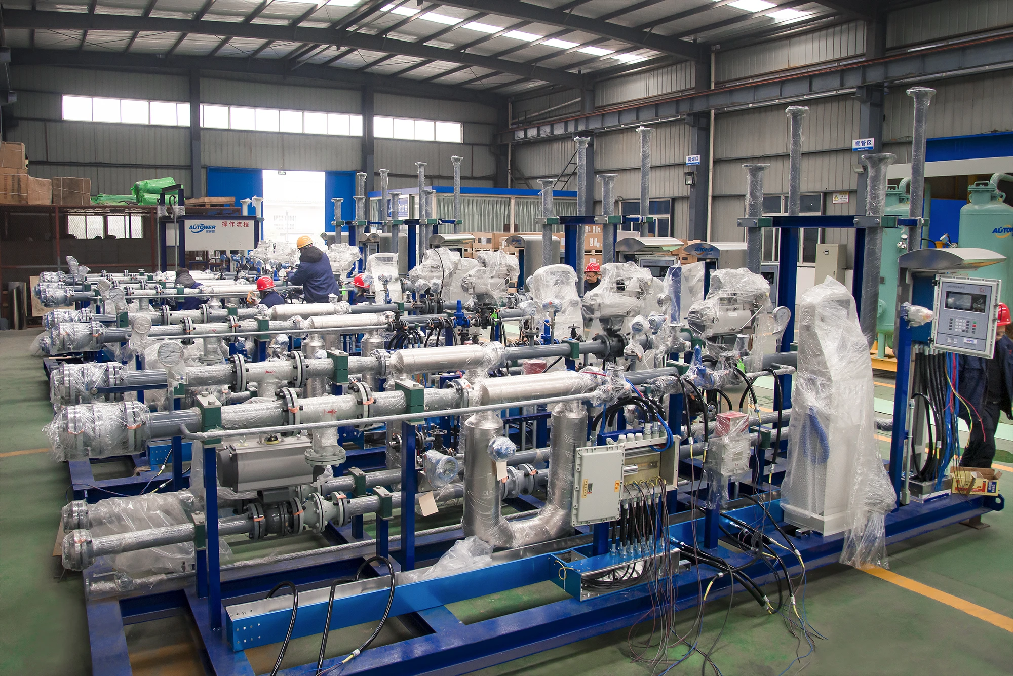 Multi-station hydrogenation metering skid mounted filling system with loading arm for loading/unloading chemical liquid