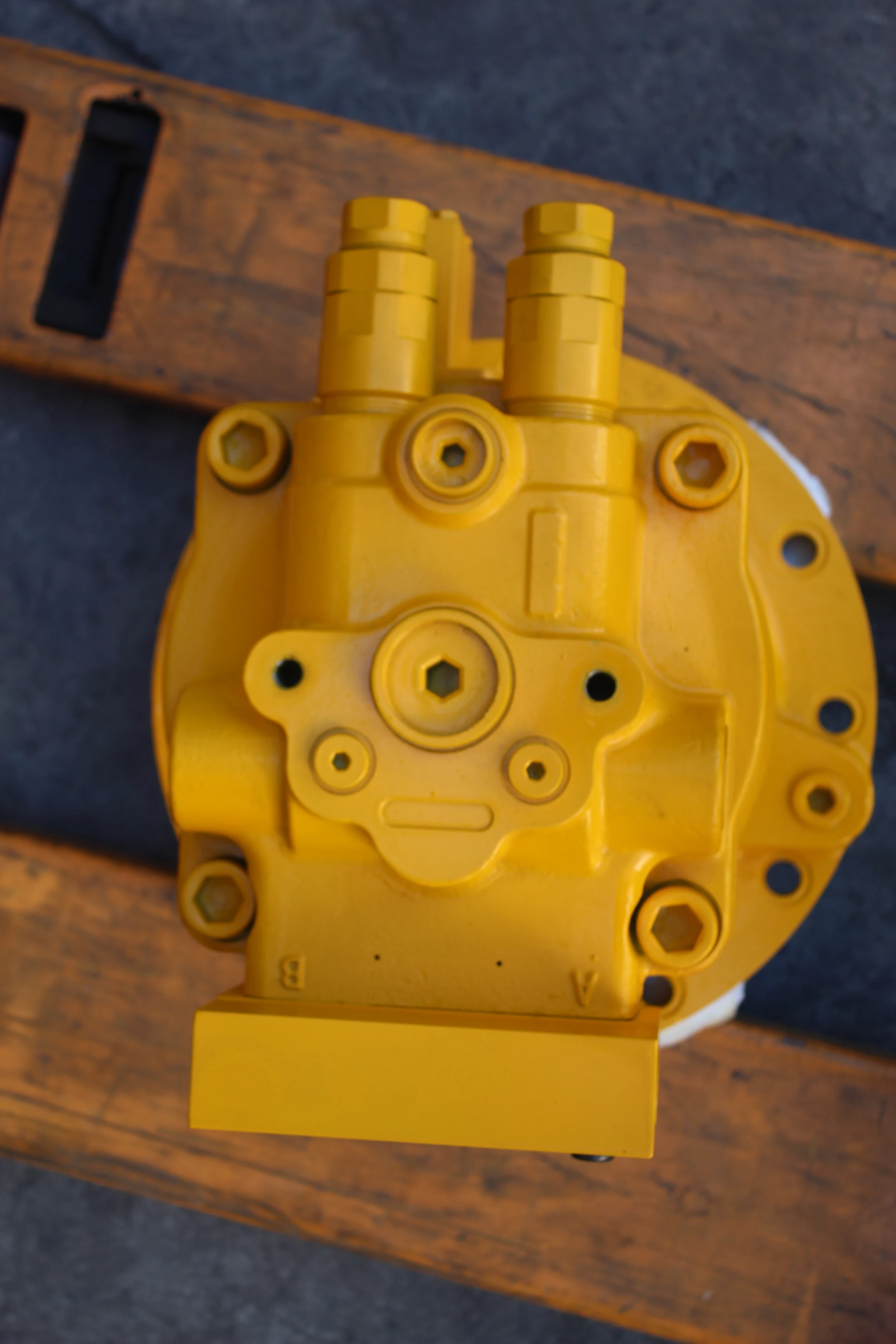 Belparts excavator r210lc-7 r205 r210lc swing motor 31N6-10210 for hyundai
